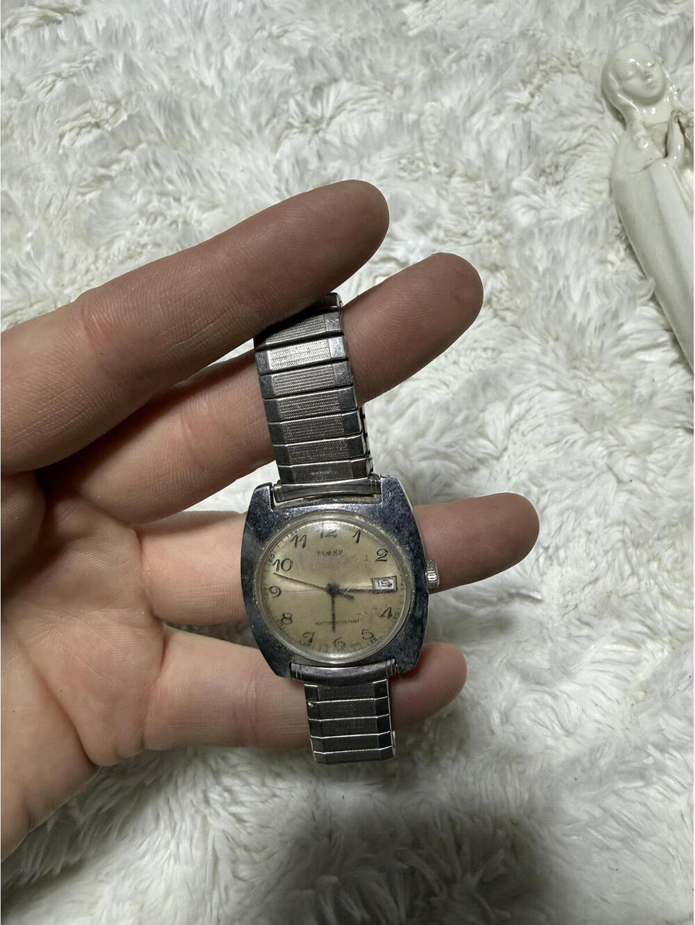 Vintage Timex Men's Analog Wristwatch with Date